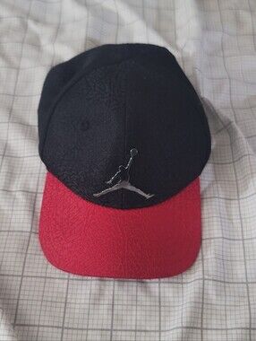 Infant Jordan Black and Red Jumpman Cap